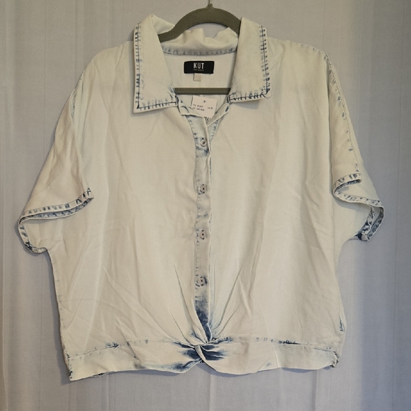 Kut from the Kloth Tops - Kut from the Kloth White Button-Front Shirt with Blue Acid Wash Trim Sz XL NWT